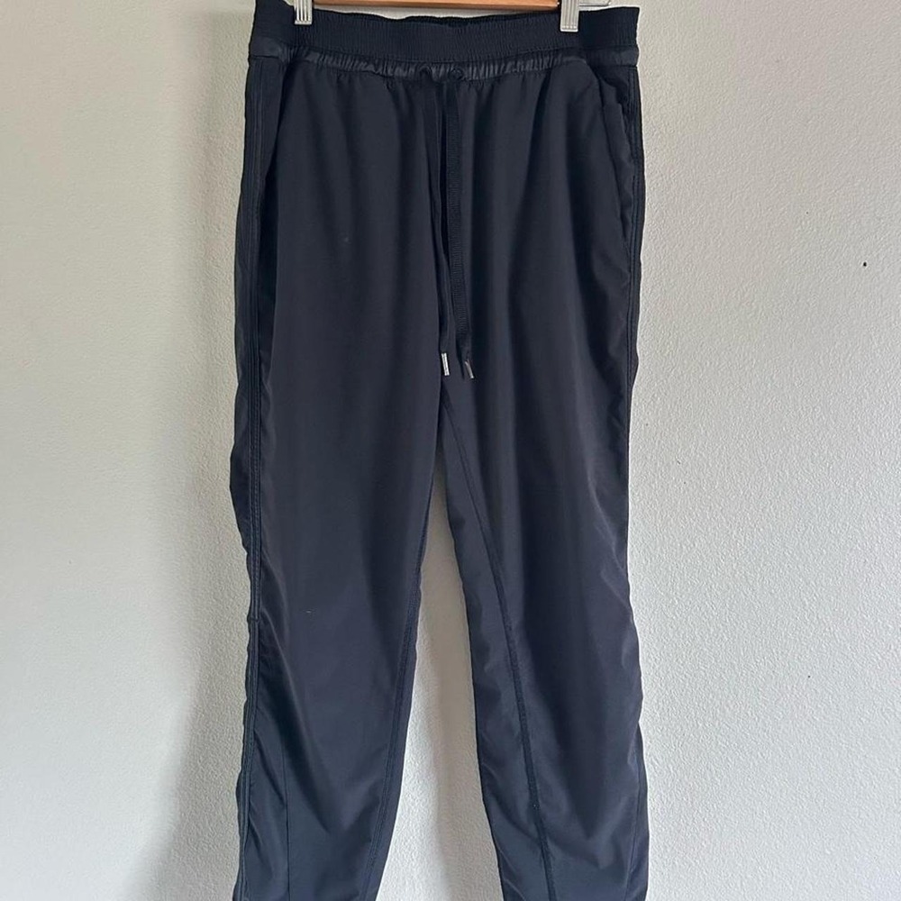 Lululemon black dance studio  pants size 8